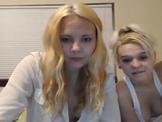 Two gorgeous girl have fun together on cam